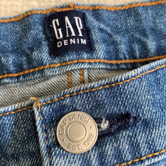 GAP Best Girlfriend Cutoff Denim Shorts Size 30 - Picture 9 of 9